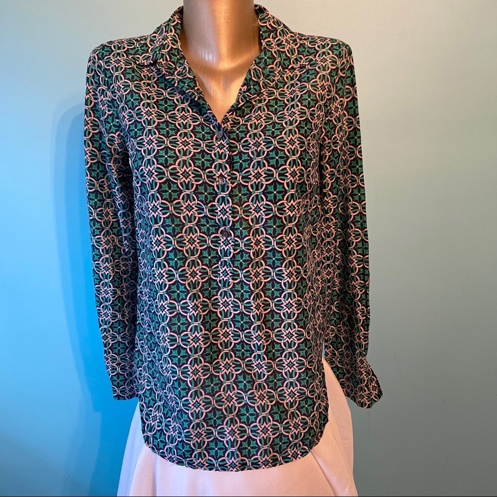🛍️3/$30 J. Crew  women’s patterned button up blouse in size 2‎